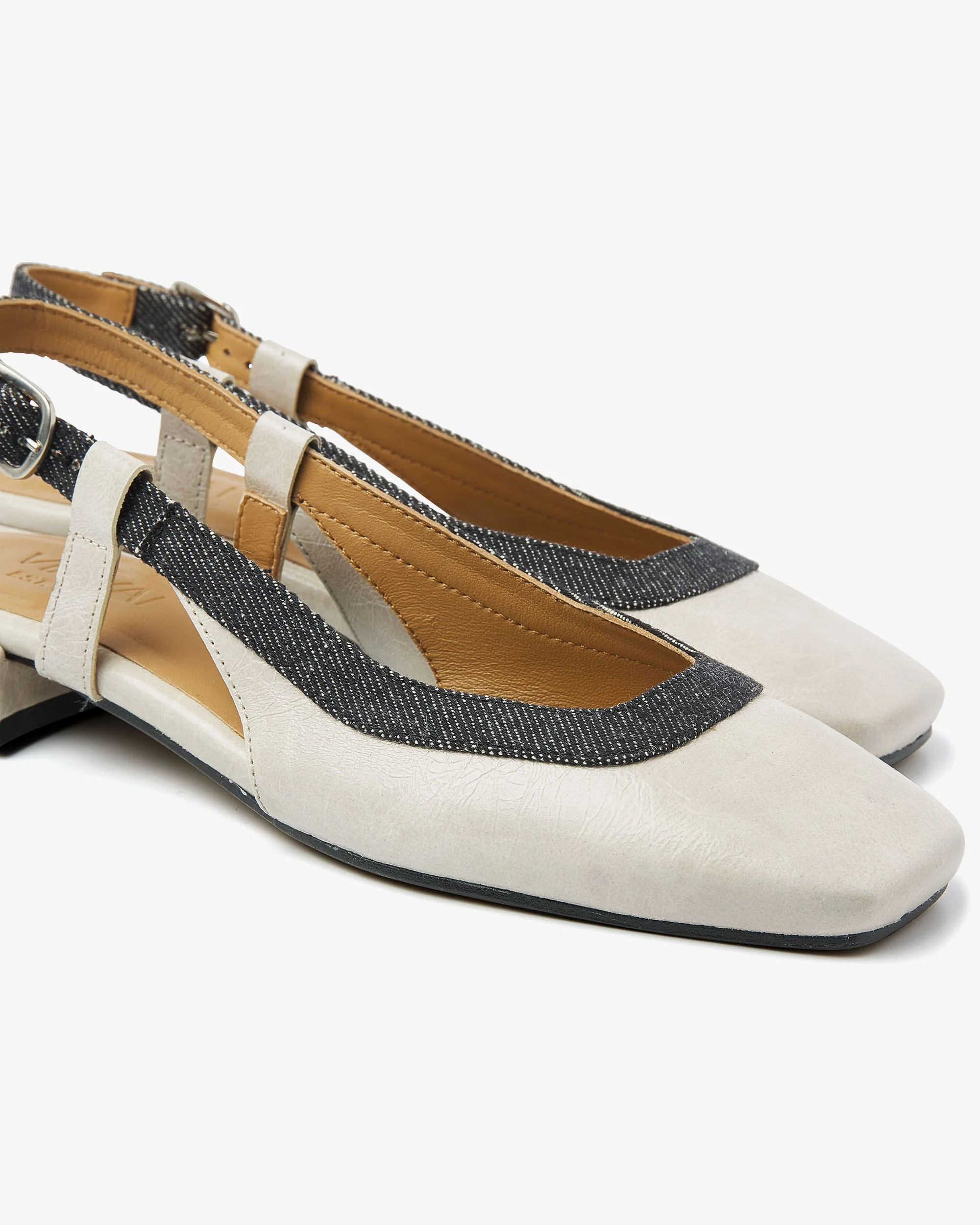 Julie Xena - Image 5