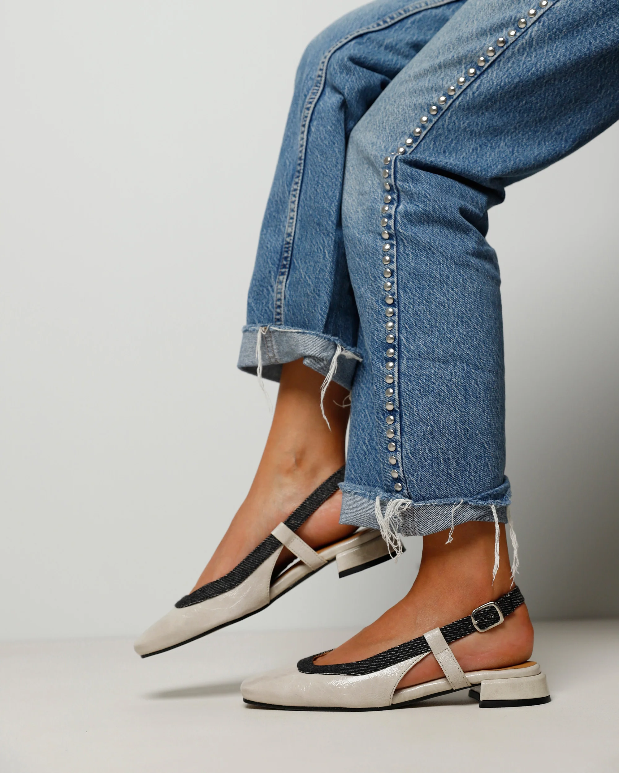 Julie Xena - Image 6