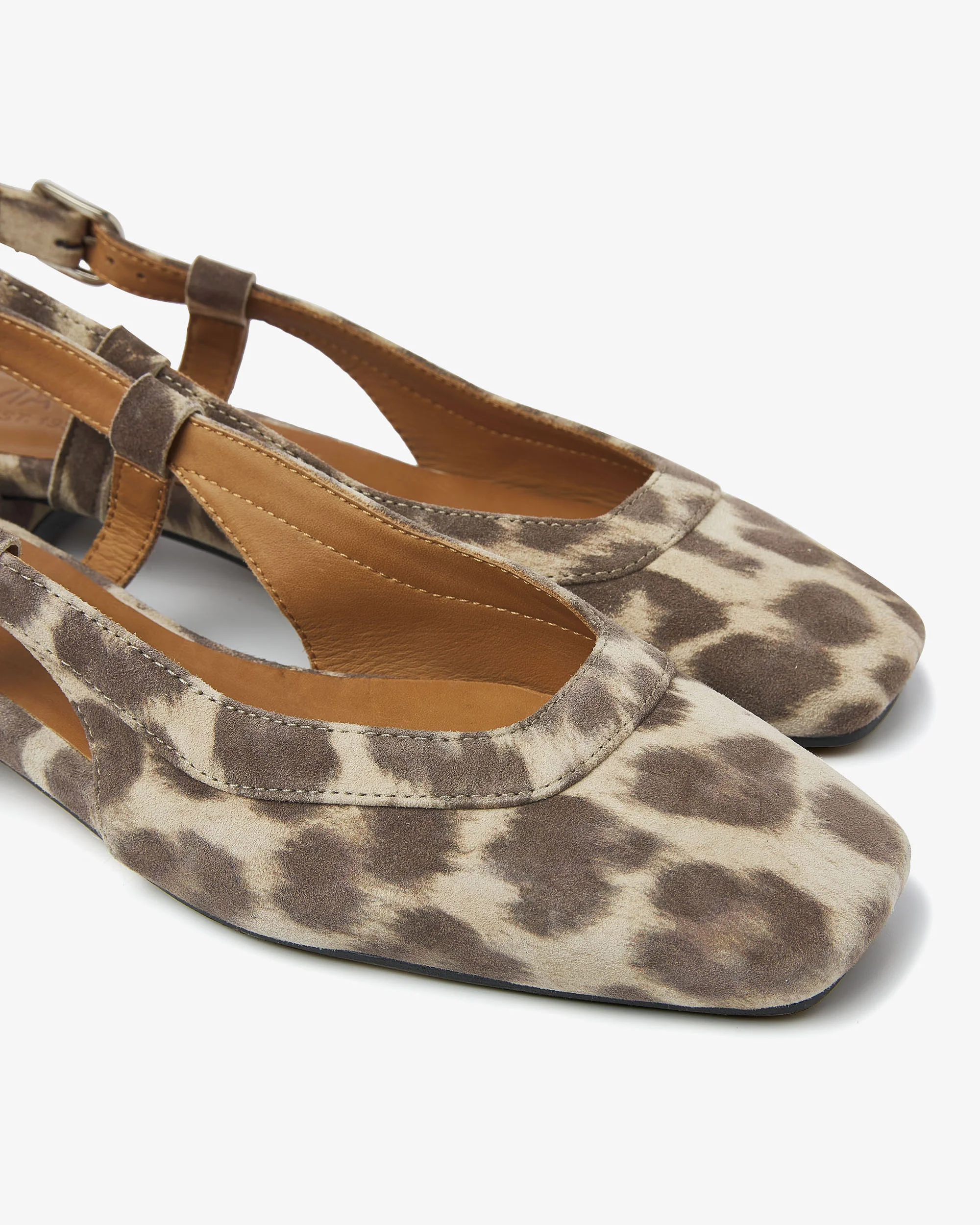 Julie Xena - Image 5