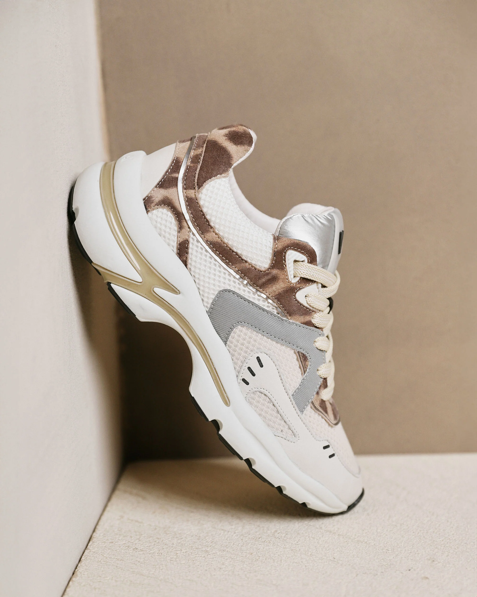 Vesper Kelsey - Image 7