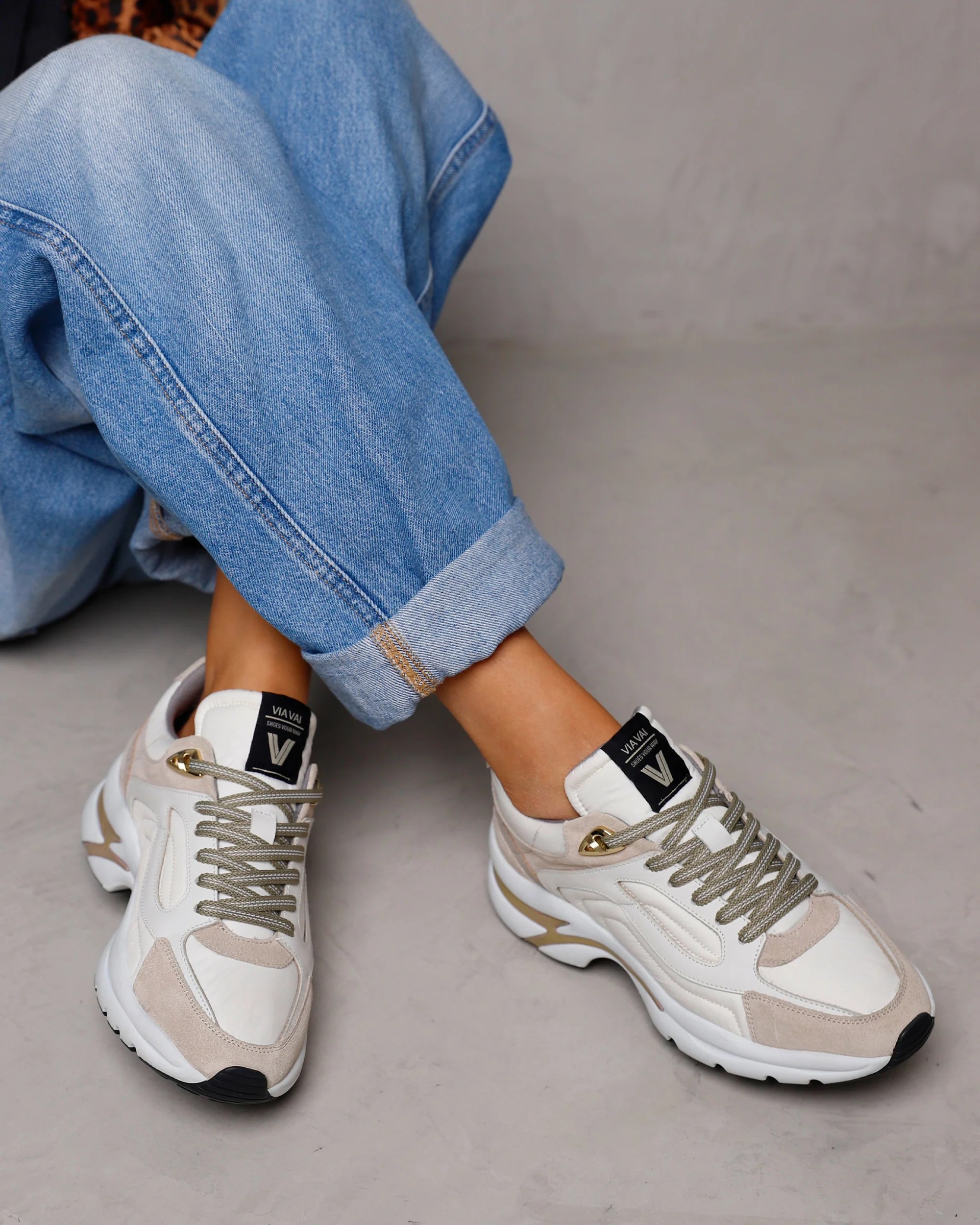 Vesper Macey - Image 6