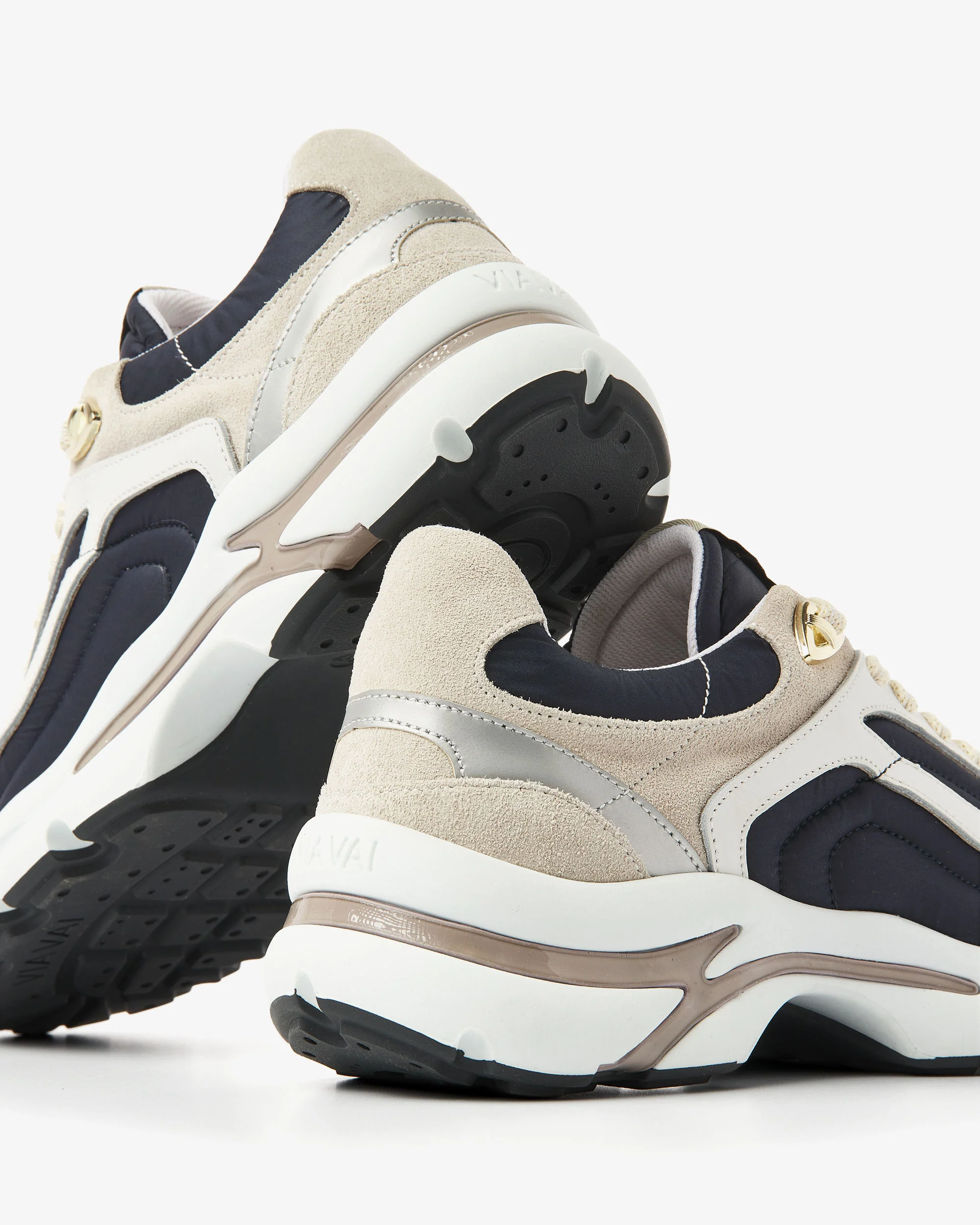 Vesper Macey - Image 5